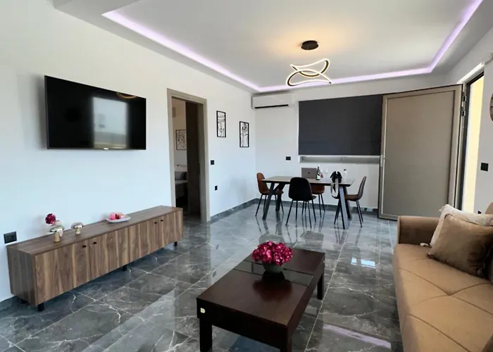 Mike Βίλα Rhodes City